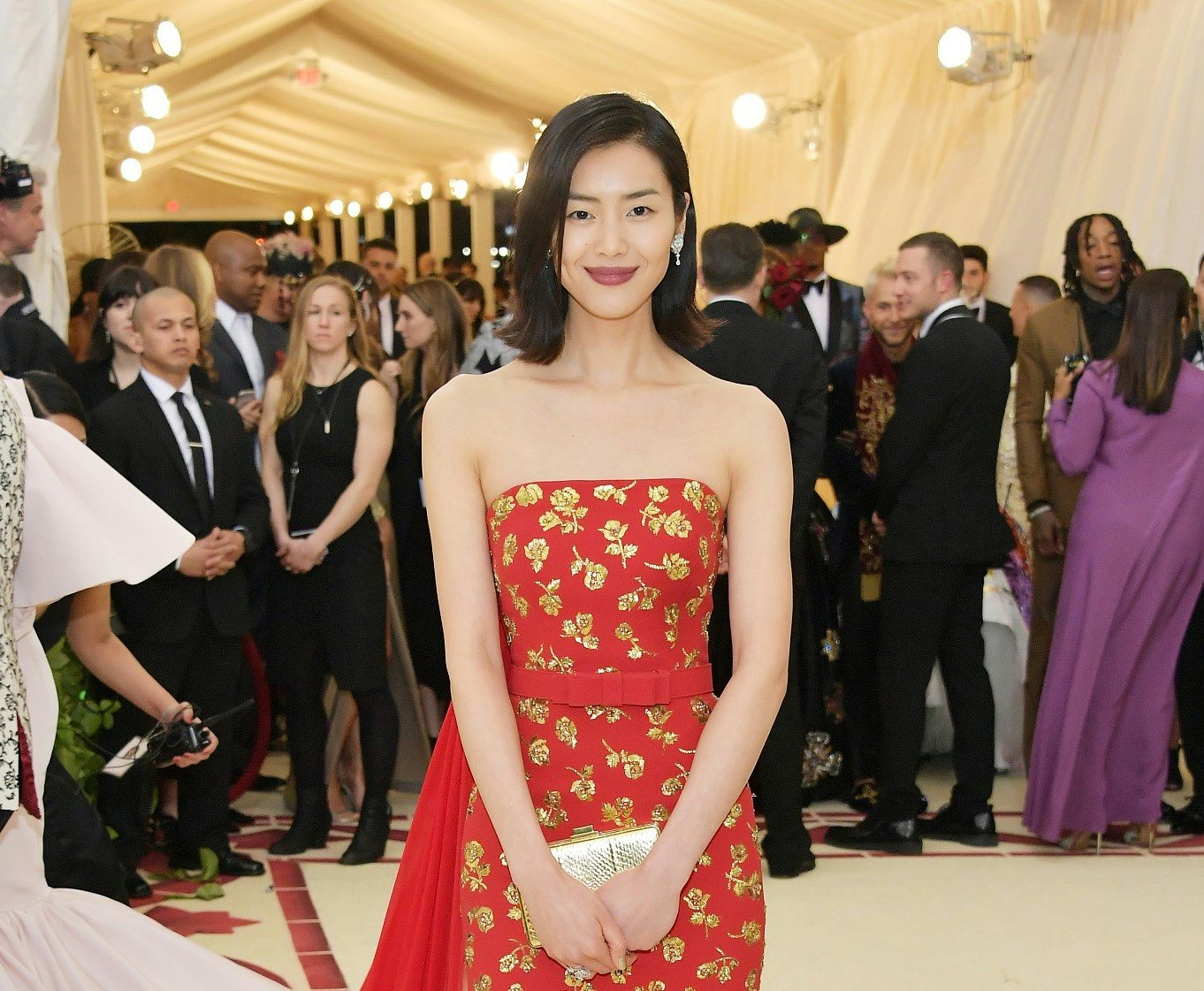 Chinese supermodel Liu Wen attends the "Heavenly Bodies: Fashion and The Catholic Imagination" Costume Institute Gala at The Metropolitan Museum of Art on May 7, 2018 in New York City. Photo: VCG