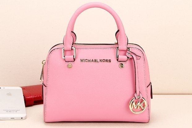 A "Michael Kors" bag available on Taobao which the seller claims is a daigou item. 