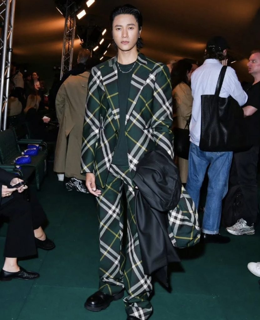 Chen Kun attending the Burberry Spring/Summer 2024 show at LFW. Photo: Weibo
