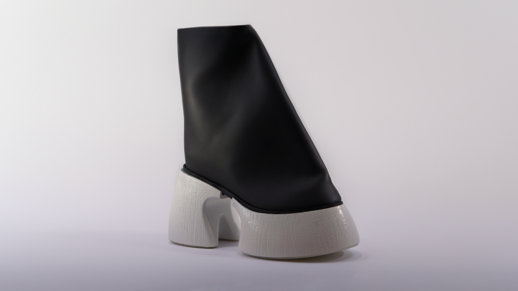 Avavav x OnlyEver's "Hooftser" NFT-connected shoe, which debuted on the runway during Milan Fashion Week. Photo: OnlyEver
