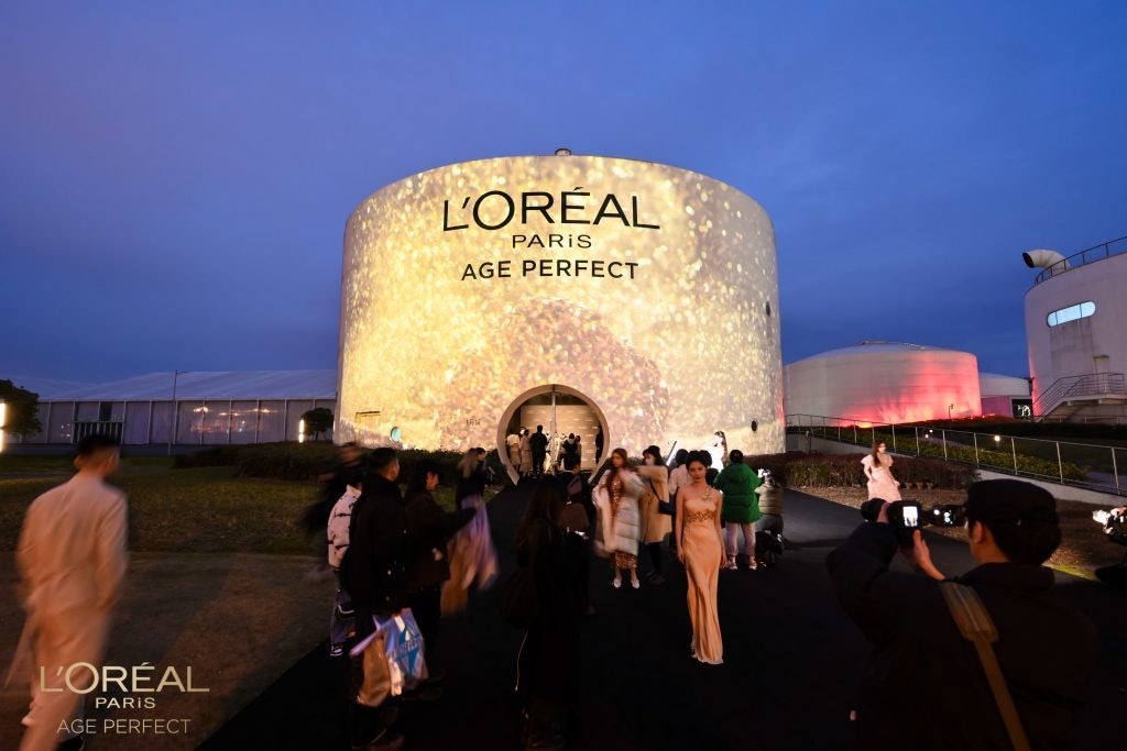 Celebrity endorsements significantly boosted offline traffic to the exhibition. Photo: L’Oréal Paris