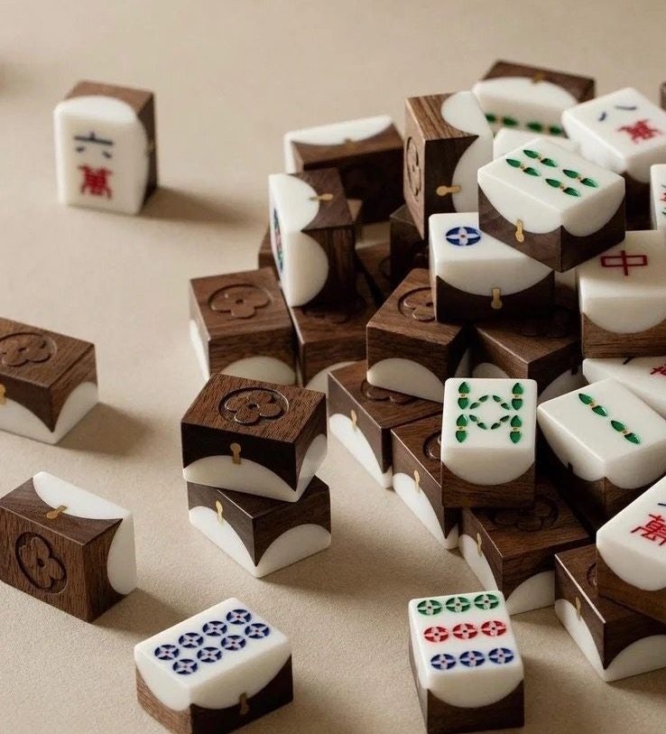 Louis Vuitton housed its mahjong set in its iconic LV trunk, conveying the essence of its brand DNA. Image: Louis Vuitton