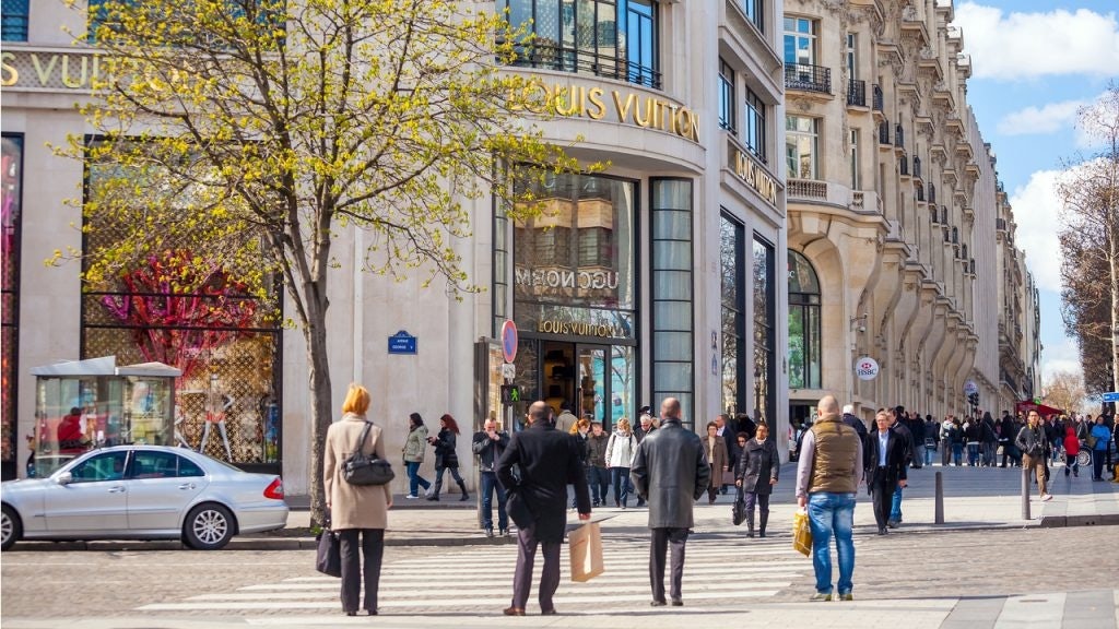 Standalone boutiques are commonplace in Europe’s fashion capitals Paris, London, and Milan. Photo: Shutterstock