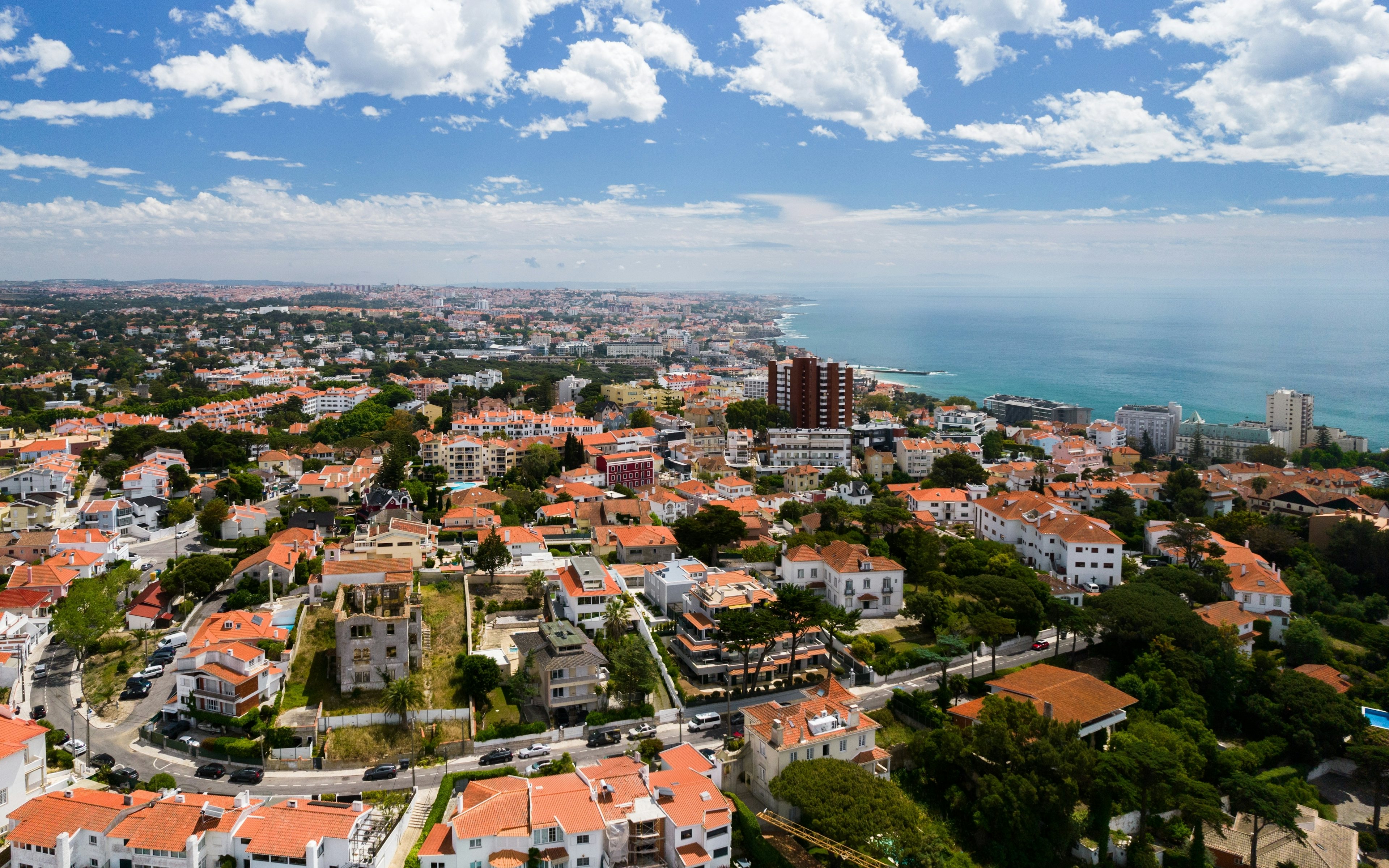 Portugal is expected to remain a popular destination for Chinese investors despite ending the option for real estate investment. Photo: Shutterstock