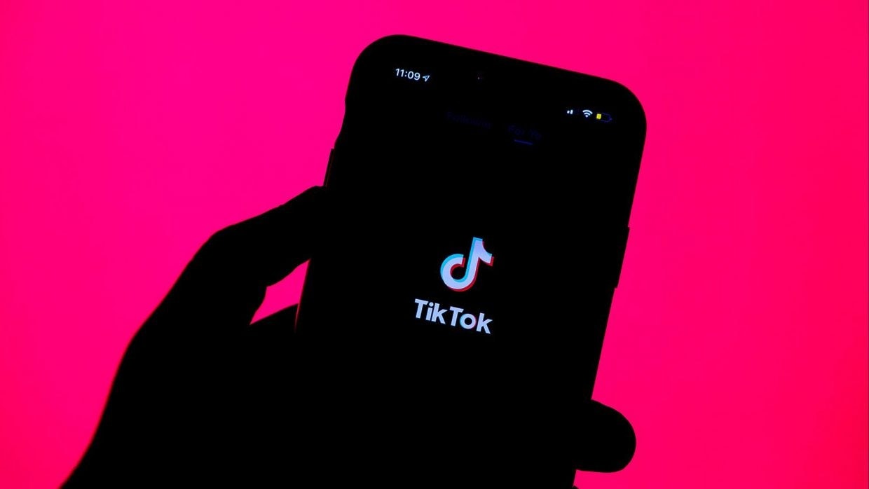 Short video apps like Douyin and TikTok demonstrate that consumers are ready to engage with personalized advertising and authentic branded content. Photo: Wikimedia Commons