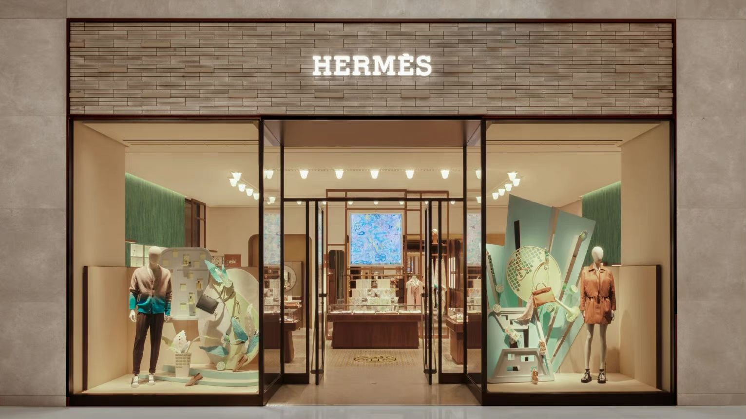 Unfazed By The Resumption Of Outbound Travel, Hermès and LV Boost China Expansion Plans