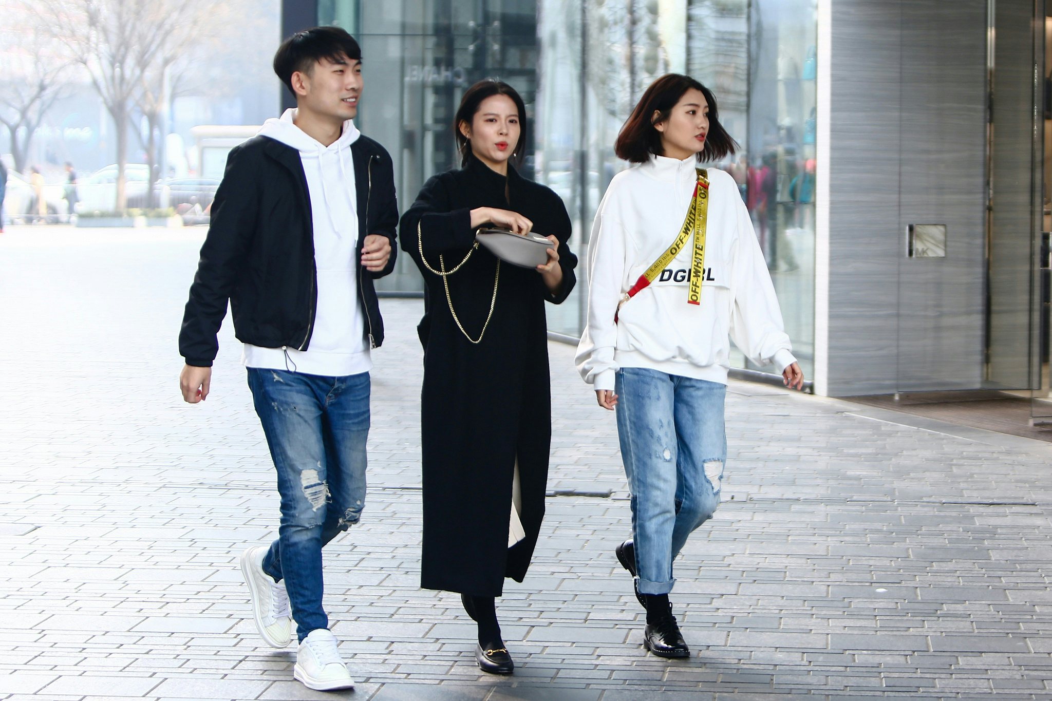 Streetwear fashion has become mainstream among today's Chinese fashionistas. Photo: VCG