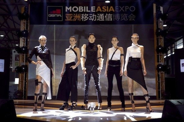 Looks from the 360Fashion & Tech Runway Show 2014 at GSMA in Shanghai. (360Fashion)