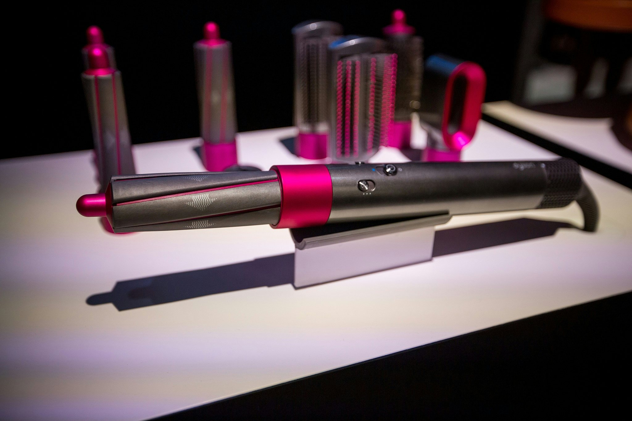 An influencer endorsement/video of this new 550 (RMB 3,804) Dyson curling iron set had 11 million page views in 24 hours. Photo: VCG