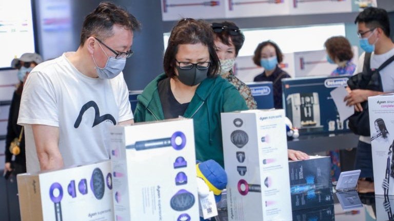 JD's duty-free store in Sanya focuses on electronics and digital products from brands like Dyson and De’Longhi. Photo: JD's Corporate Blog