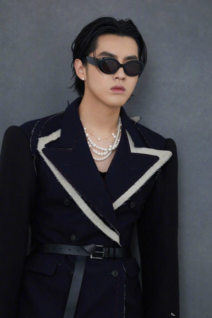 Kris Wu is known as one the earliest icons to exalt the eclectic, female-in-male look. Photo: Sohu