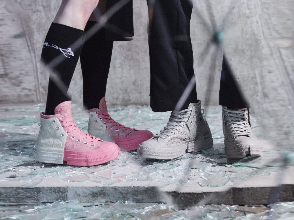 Feng Chen Wang reintroduces her 2-in-1 Chuck 70 with a unique leather design that mirrors cracked concrete. Photo: Converse x Feng Chen Wang