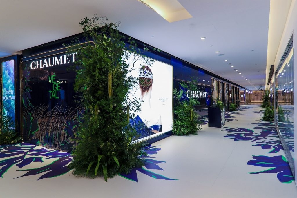 The satellite extension of the Botanical exhibition in Chaumet Beijing China World Boutique. Photo: Courtesy of Chaumet.