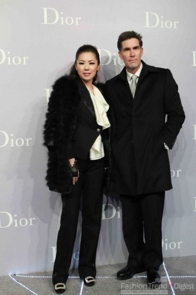 Designer Ye Mingzi (L) at the grand opening (Photo: Fashion Trend Digest)