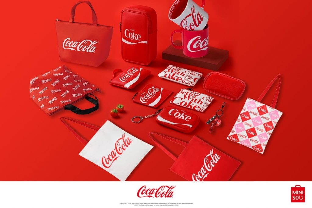 Miniso's collaboration with Coca-Cola includes trendy tote bags, mugs, and keychains. Photo: Miniso