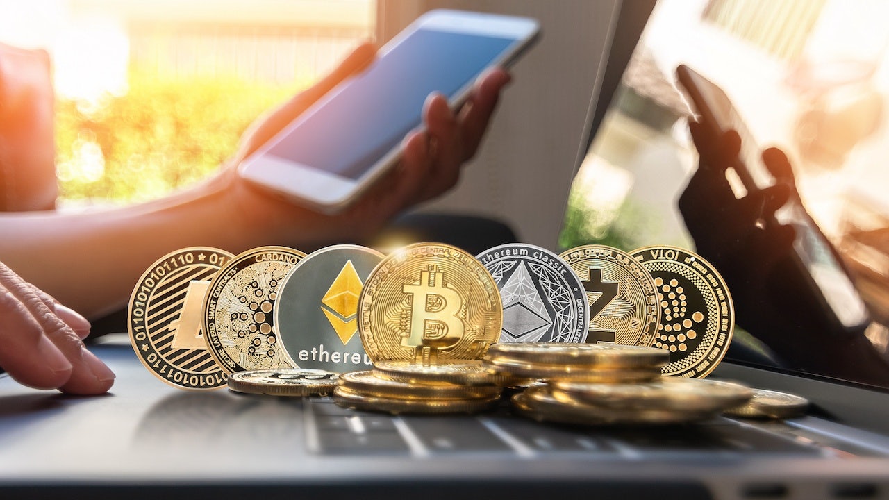 Recent crypto volatility has spooked many Asian HNWIs, but the months ahead may attract many to return to the market. Image: Shutterstock