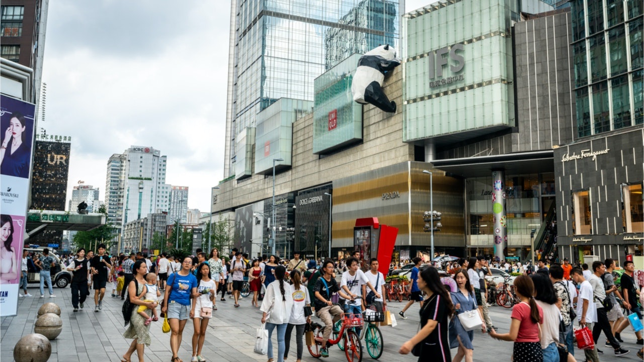 While many international brands still choose Shanghai and Beijing as their starting points, they often open their next stores in Shenzhen, Hangzhou, or Chengdu shortly after. Photo: Chengdu IFS/Shutterstock 