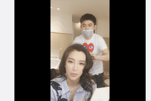 Actress Li Bingbing's livestream of herself getting ready at Cannes Film Festival on Yizhibo.
