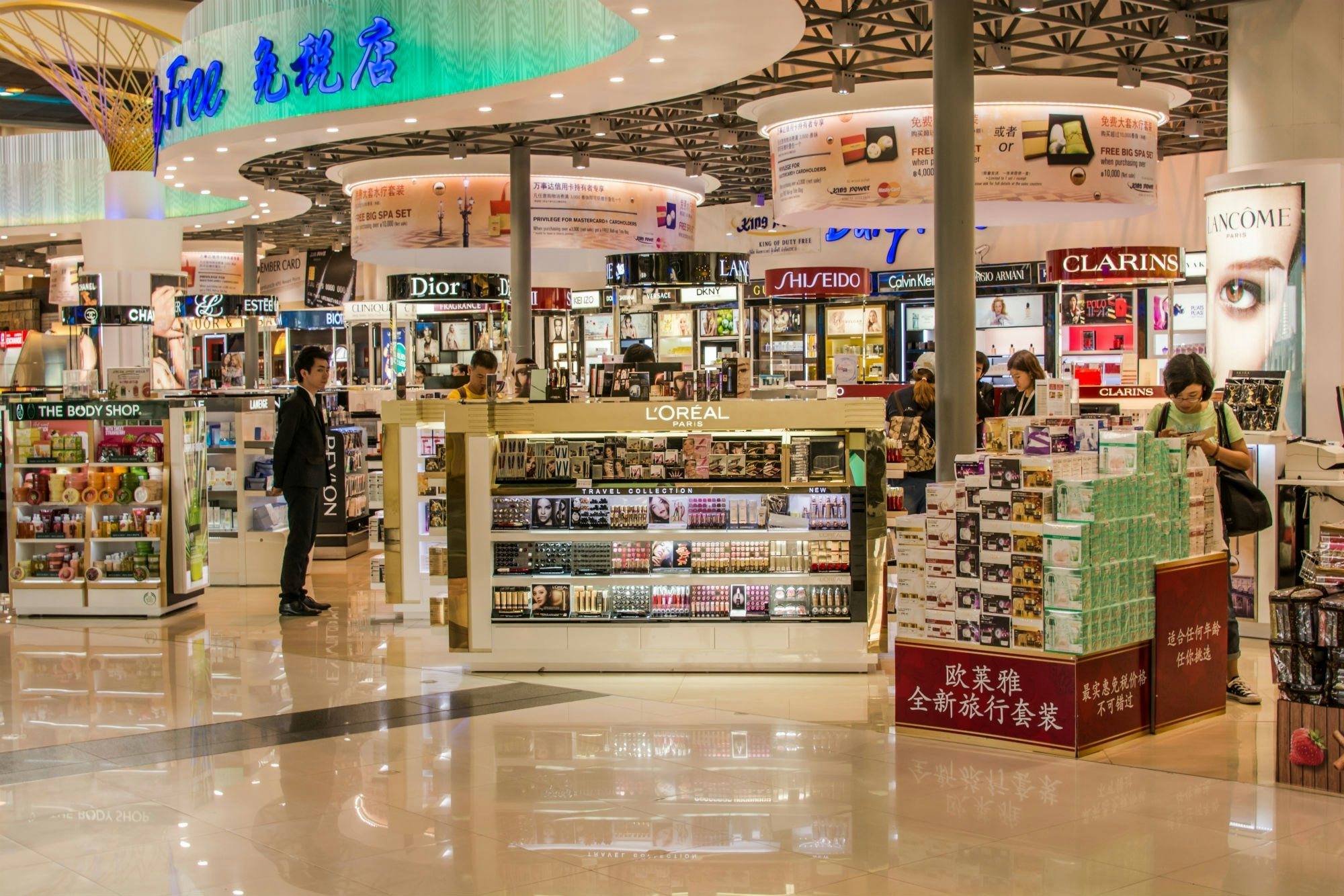 Duty-free stores in Asia are quickly expanding and attracting the growing number of Chinese travelers. (SIHASAKPRACHUM/Shutterstock.com)
