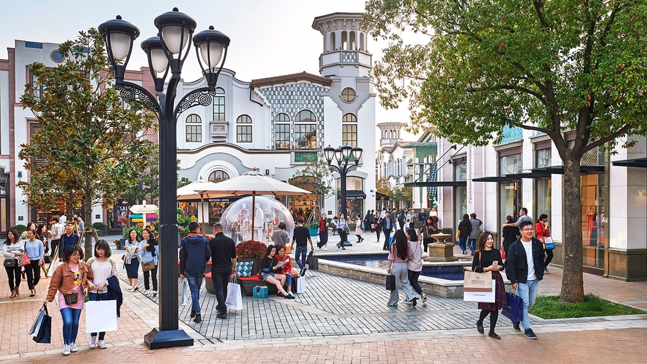 Shopping hauls? In this economy? China’s outlet malls are booming as middle-class consumers find ways to be fashionable on tighter budgets. Photo: Bicester Village Suzhou