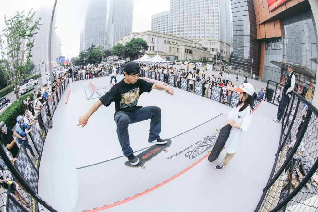 Vans hosted skateboarding activities and customization booths in Qingdao in June 2021. Photo: Vans' Weibo