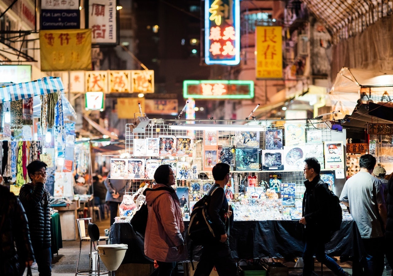 Mainland Chinese tourists are flocking to Hong Kong for food tourism and shopping. Image: Getty