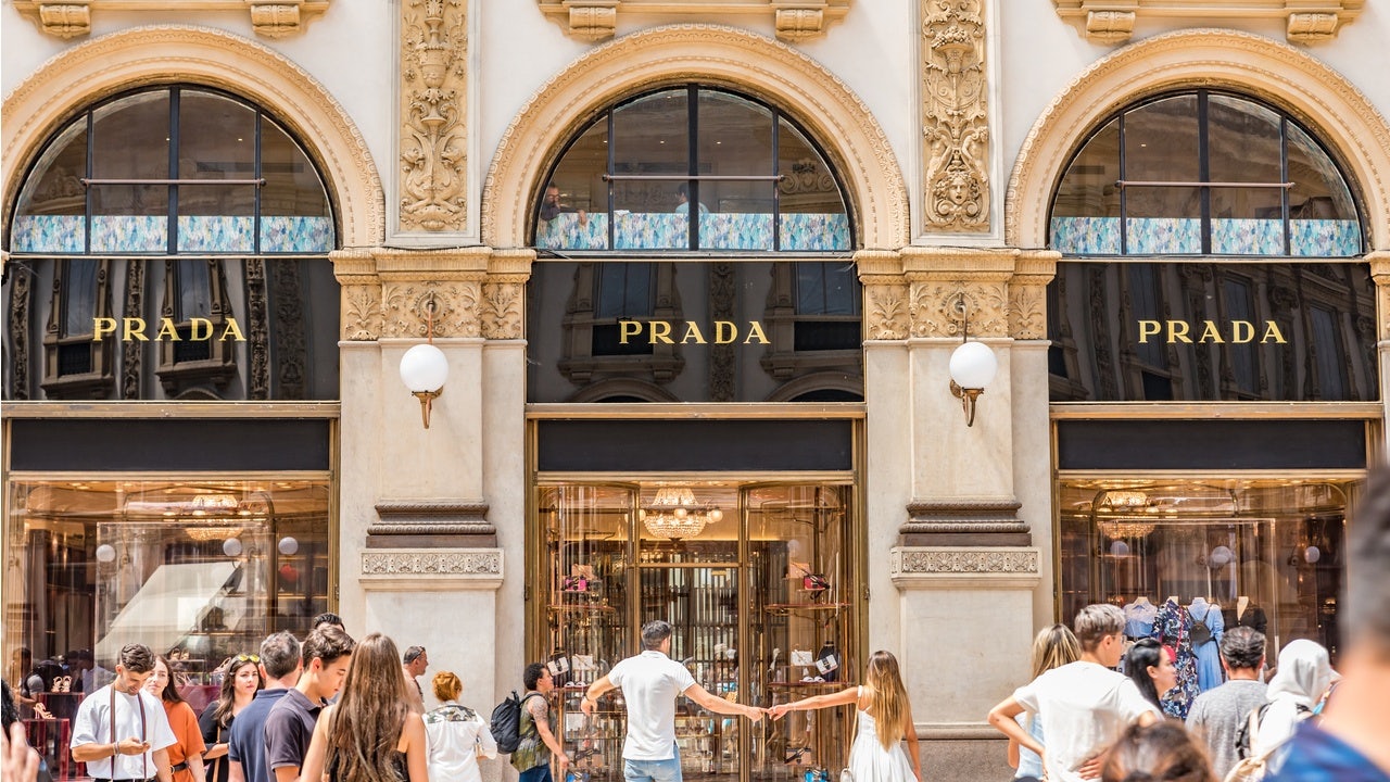 For luxury brands, just being friendly and providing excellent service is not enough anymore. Today, they must turn their service experiences into competitive advantages. Photo: Shutterstock.