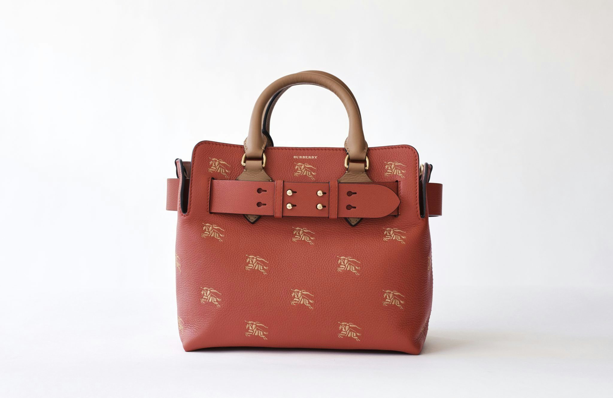 Exclusive: Burberry Launches 2 Handbags Just for China on First WeChat Mini-Program