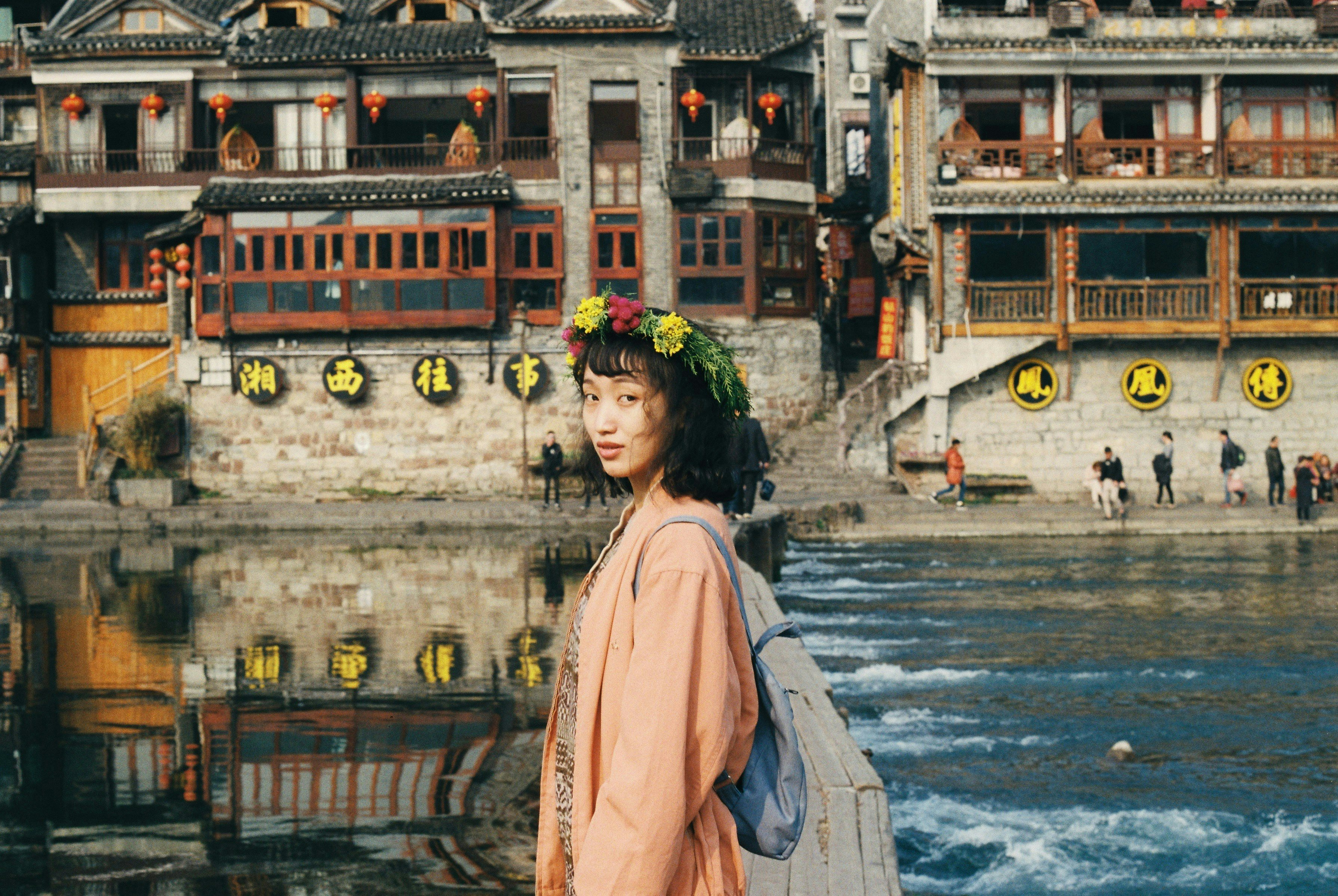 Ctrip reveals that women outspend men by 8 percent annually on travel in China. But which  trends and age groups are leading?  Image: Unsplash