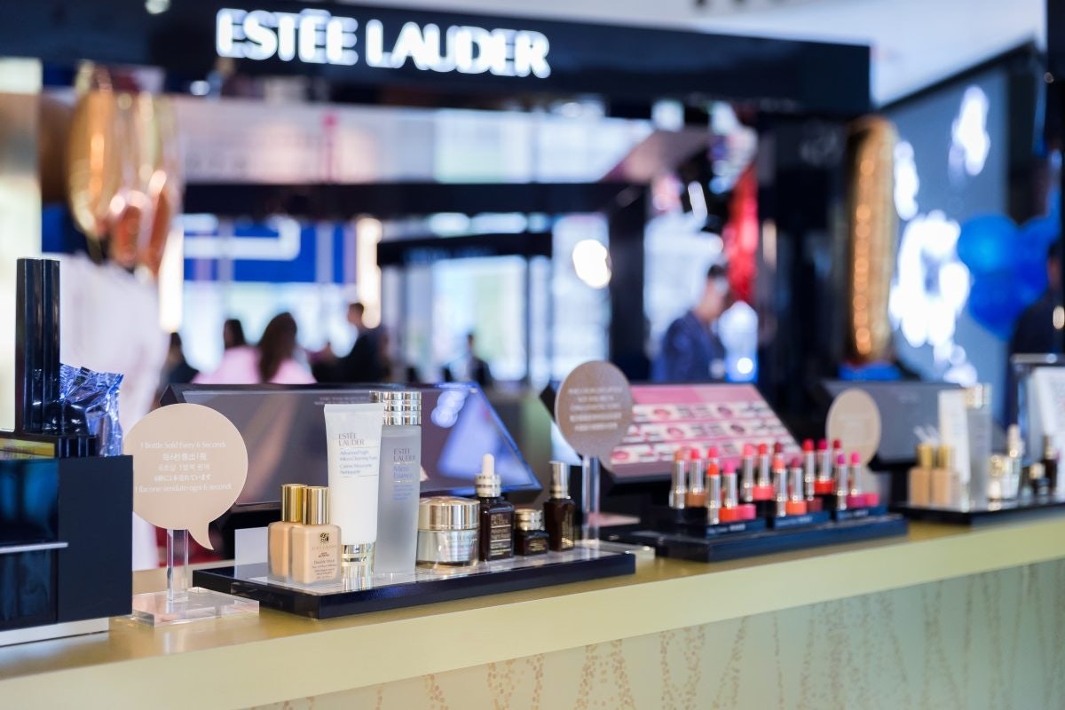 Estée Lauder's display in the mall. (Courtesy Photo)