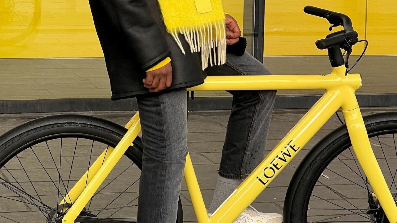 Loewe's first store in Amsterdam has been marked by a special Vanmoof bike. Photo: Loewe