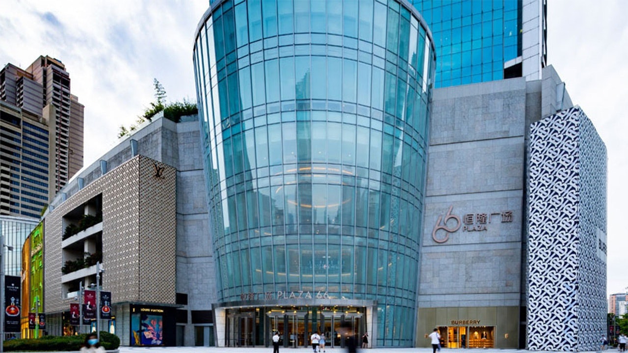 As Hang Lung Properties' sluggish Shanghai performance shows, challenges are plaguing luxury malls. What’s next for China's shopping meccas? Photo: Hang Lung