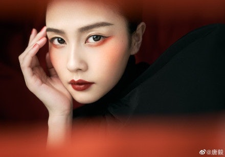 KOL @白鹿my in “C-style makeup” campaign during Tmall’s annual Beauty Award in April 2020. Photo: Stylist Chen Yi’s Weibo.