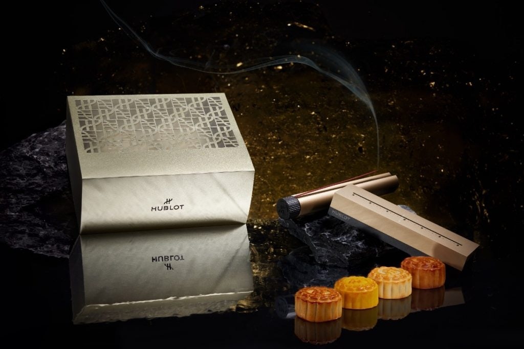 Hublot pays homage to the legacy of "incense clock" by offering four types of incense sticks. Photo: Hublot