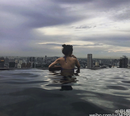 Weibo photos of the hotel's infinity pool.