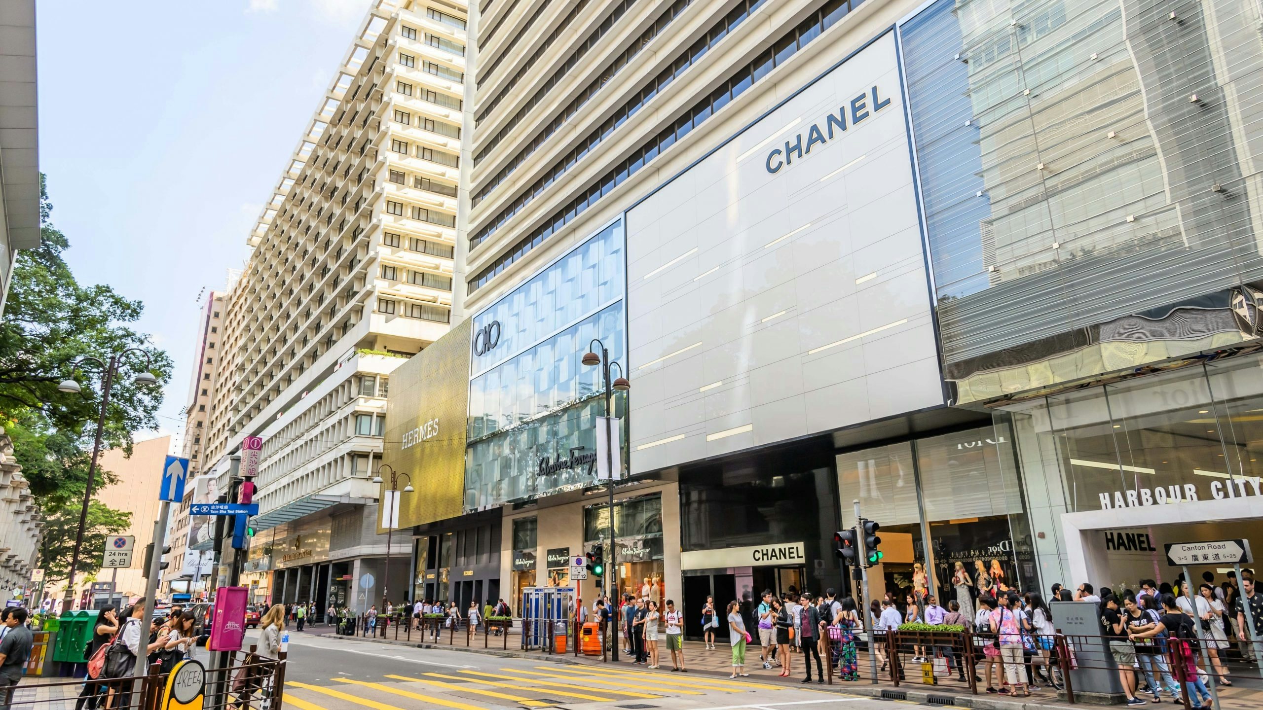 As LVMH, Burberry and other luxury companies reduce their presence in Hong Kong, Chanel appears to be taking the opposite approach. Photo: Shutterstock
