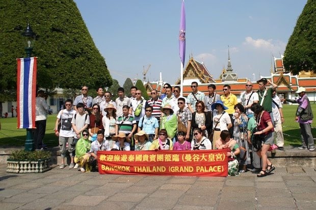 Chinese millennials are increasingly rejecting group tours when they travel abroad. (Jing Daily)
