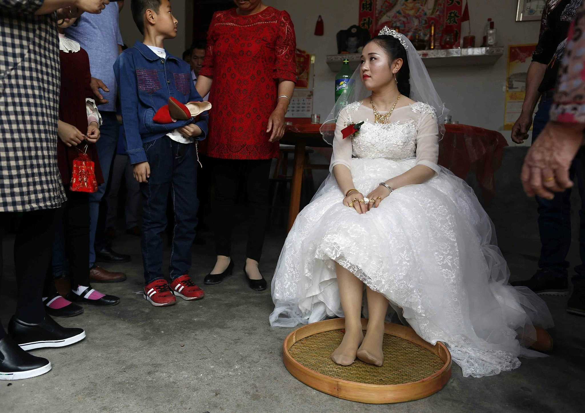 A bride in Fujian province, China. Photo: VCG