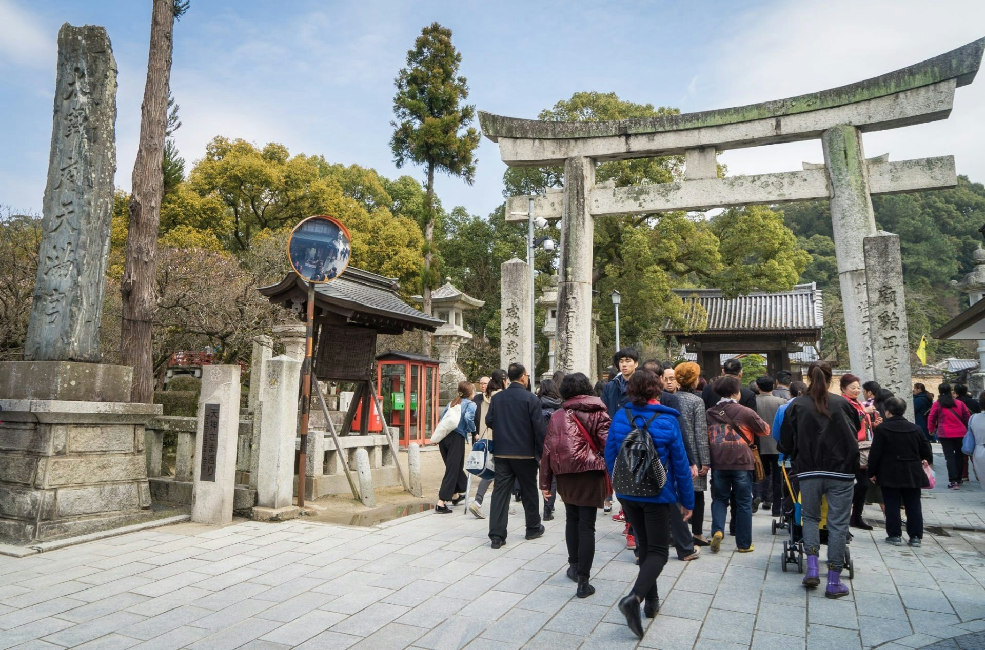 Chinese tourists at the Daizaifu Shinto shrine in Fukuoka. Alipay is going beyond facilitating Chinese tourist spending in Japan and now hopes to bring a new platform catering to Japanese consumers. Photo: Anutr Yossundara/Shutterstuck