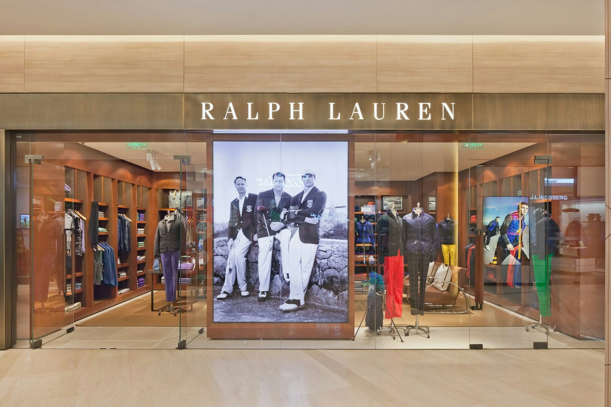 Ralph Lauren has entered China's booming online luxury market lately. Photo: TonyV3112 / Shutterstock
