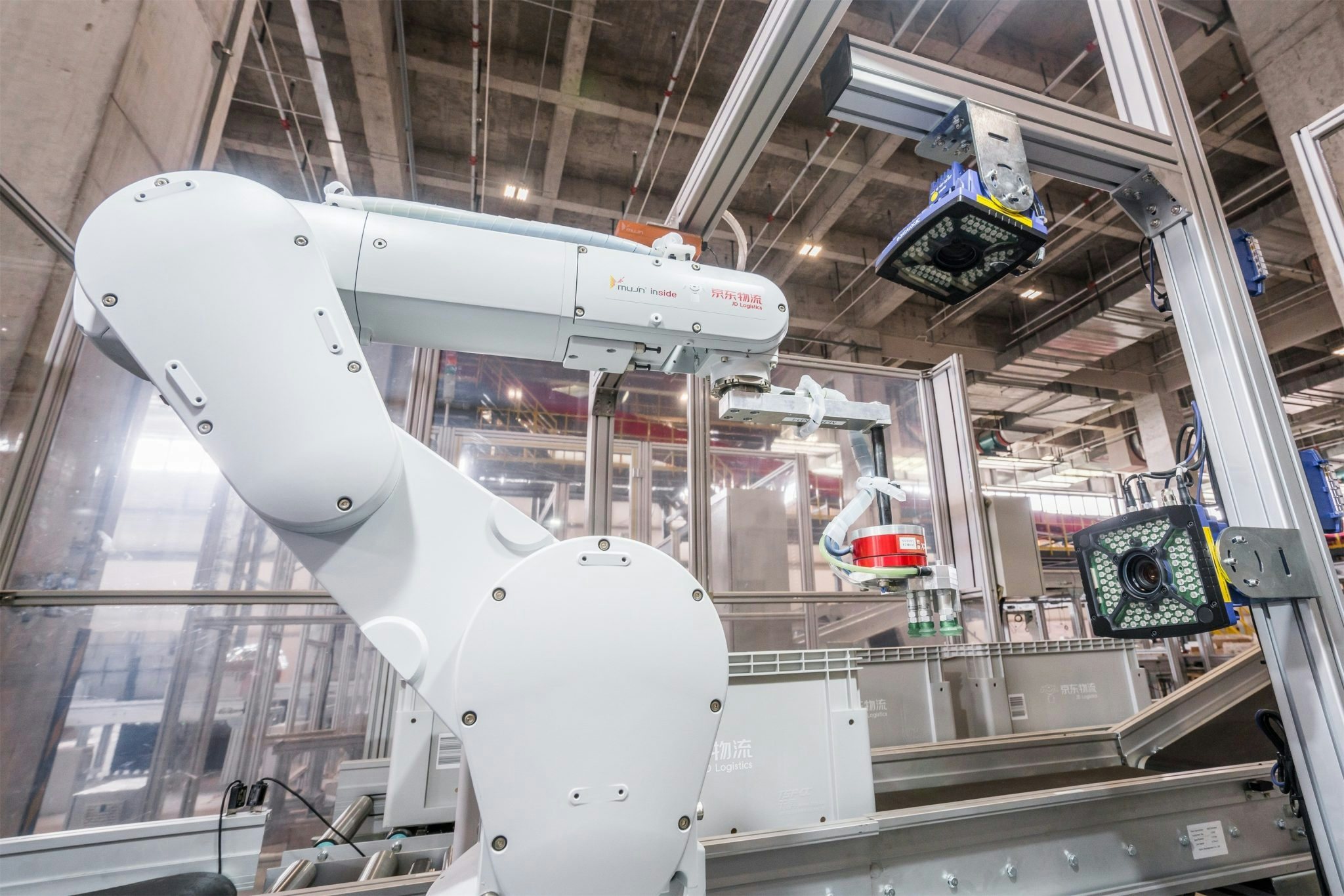 Picking robots at JD.com's fully automated warehouse in Shanghai. Photo: JD.com