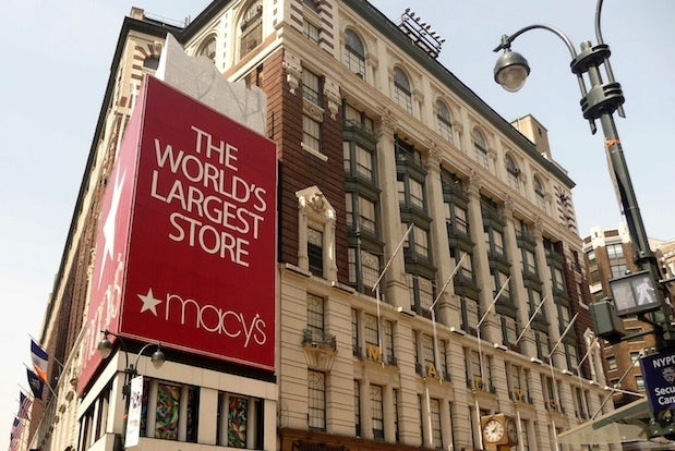 American retailer Macy's is jumping into China's e-commerce fray this year