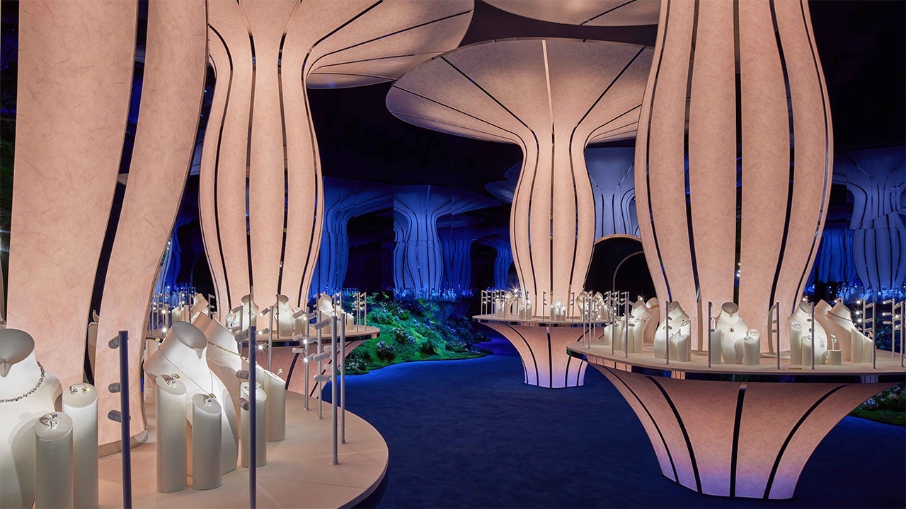 For the 2023 Blue Book high jewelry collection unveiling exhibition in Shanghai, Tiffany created an immersive experiential space resembling a deep-sea dive, which included a "Sea Cave" zone and an "Infinite Coral Garden" zone. Photo: Tiffany & Co.