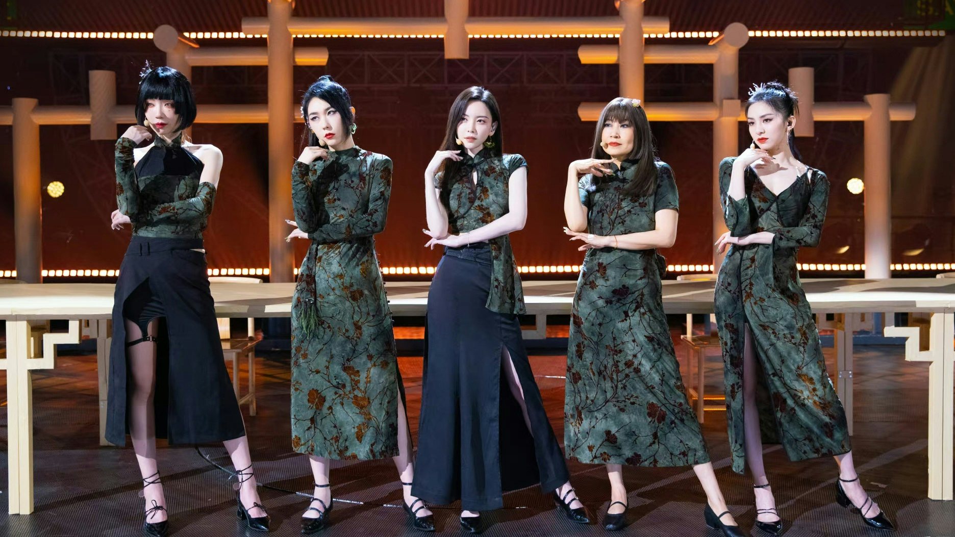 While not new, “neo-Chinese fashion” is seeing a revival — with searches surging 15,945 percent on Xiaohongshu as of June. What’s behind the hot trend? Photo: Sisters Who Make Waves