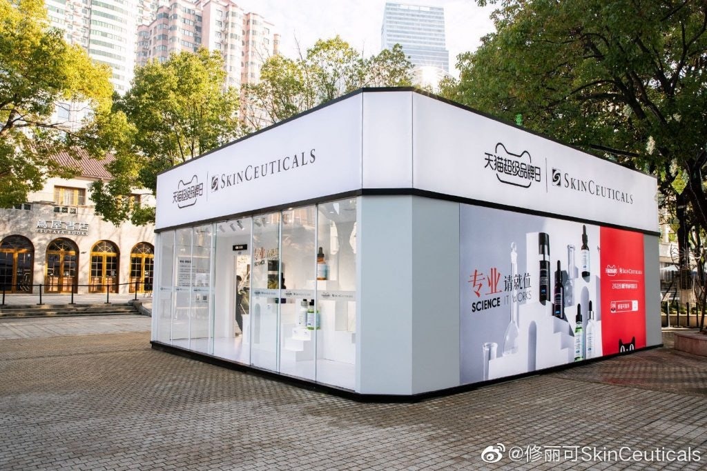SkinCeuticals rolled out its first "Super Lab" in Shanghai in February 2021, offering customers 3D and VR experiences. Photo: SkinCeuticals' Weibo