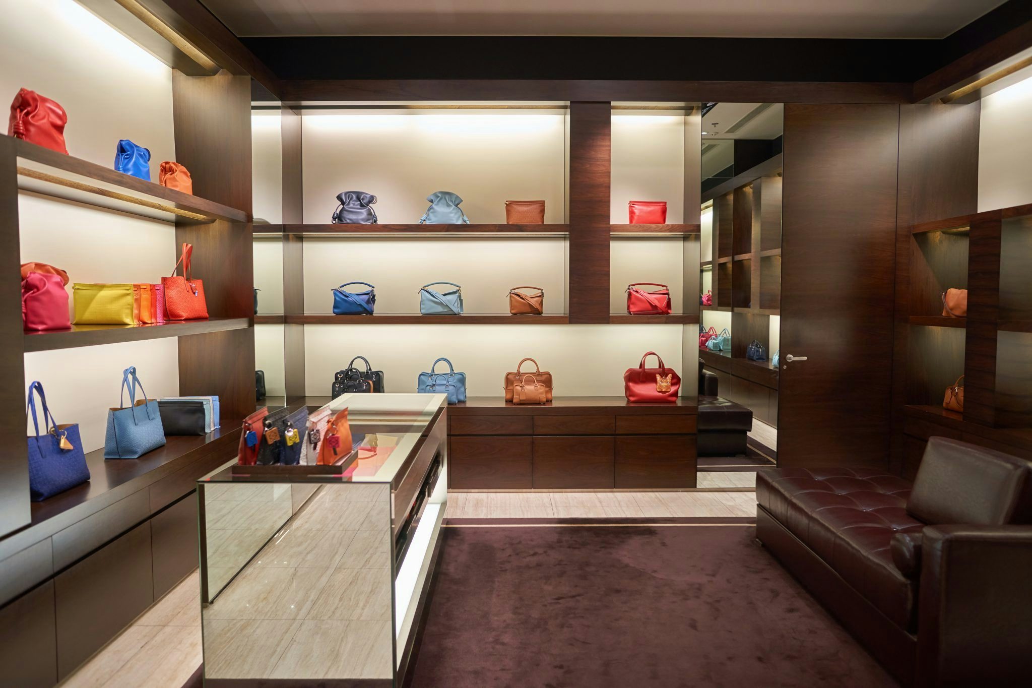 Tmall's New Luxury Pavilion Taps Spanish Luxury Brand Loewe for Special Sale
