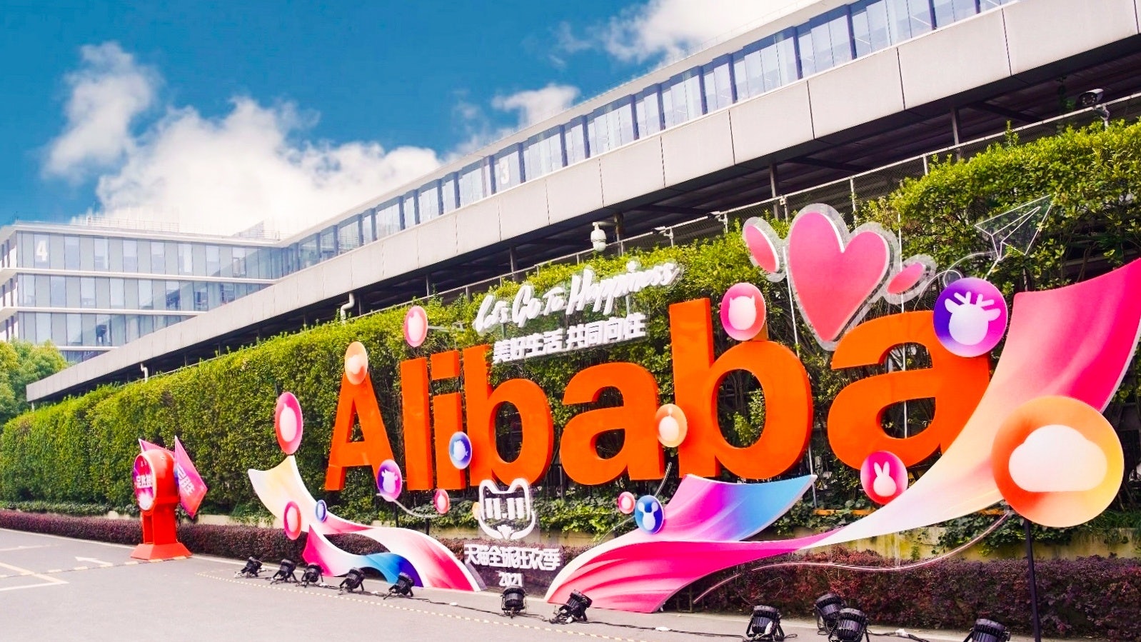 With US-listed Chinese tech stocks down — alongside weaker consumer sentiment, a looming property crisis, and China’s zero-COVID strategy — Jing Daily explores what’s on the horizon for luxury. Photo: Alibaba Group
