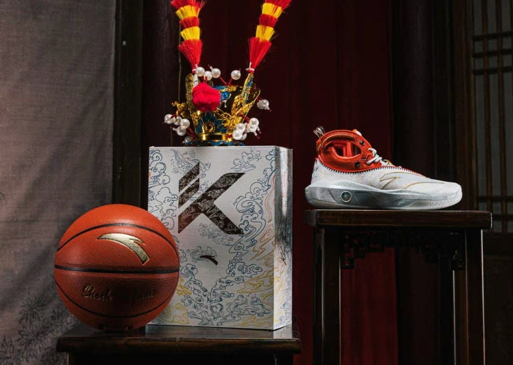 Anta released the KT8 basketball shoe with NBA champion Klay Thompson in 2022. Photo: Anta