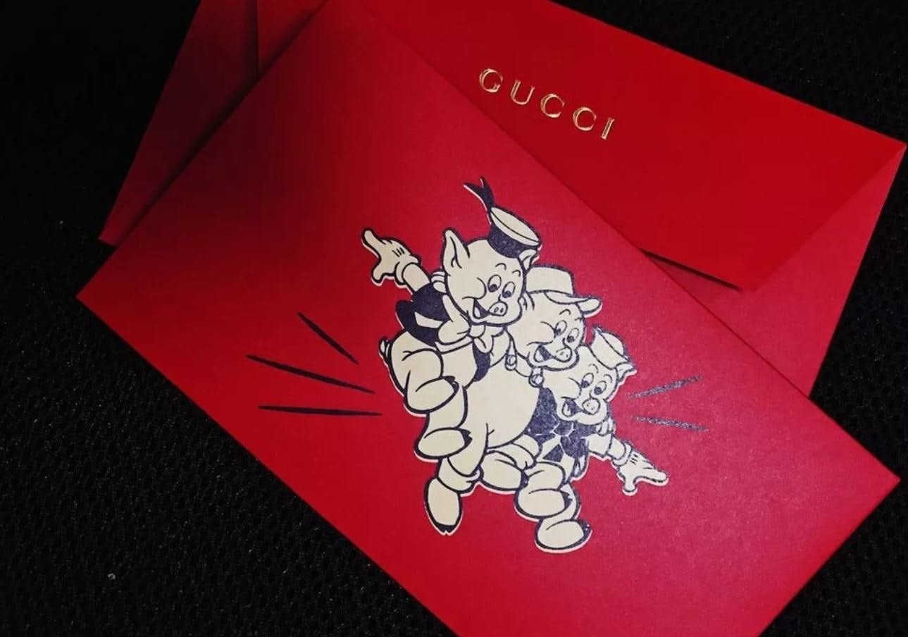 Many influencers and VIP consumers who received red envelopes from luxury brands shared them on social media, sparking a lot of online discussions. Photo: Jiemian