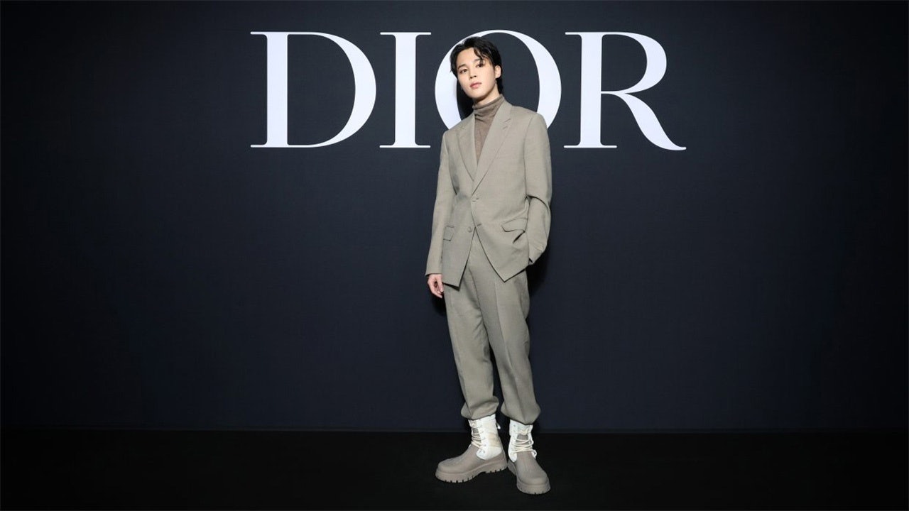 Jimin from BTS attends the Dior Homme Menswear Fall-Winter 2023-2024 show as part of Paris Fashion Week on January 20, 2023. Photo: Pascal Le Segretain/Getty Images for Christian Dior
